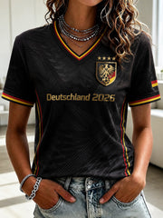 Damen-T-Shirt mit V-Ausschnitt und Fußball-Print, Deutschland